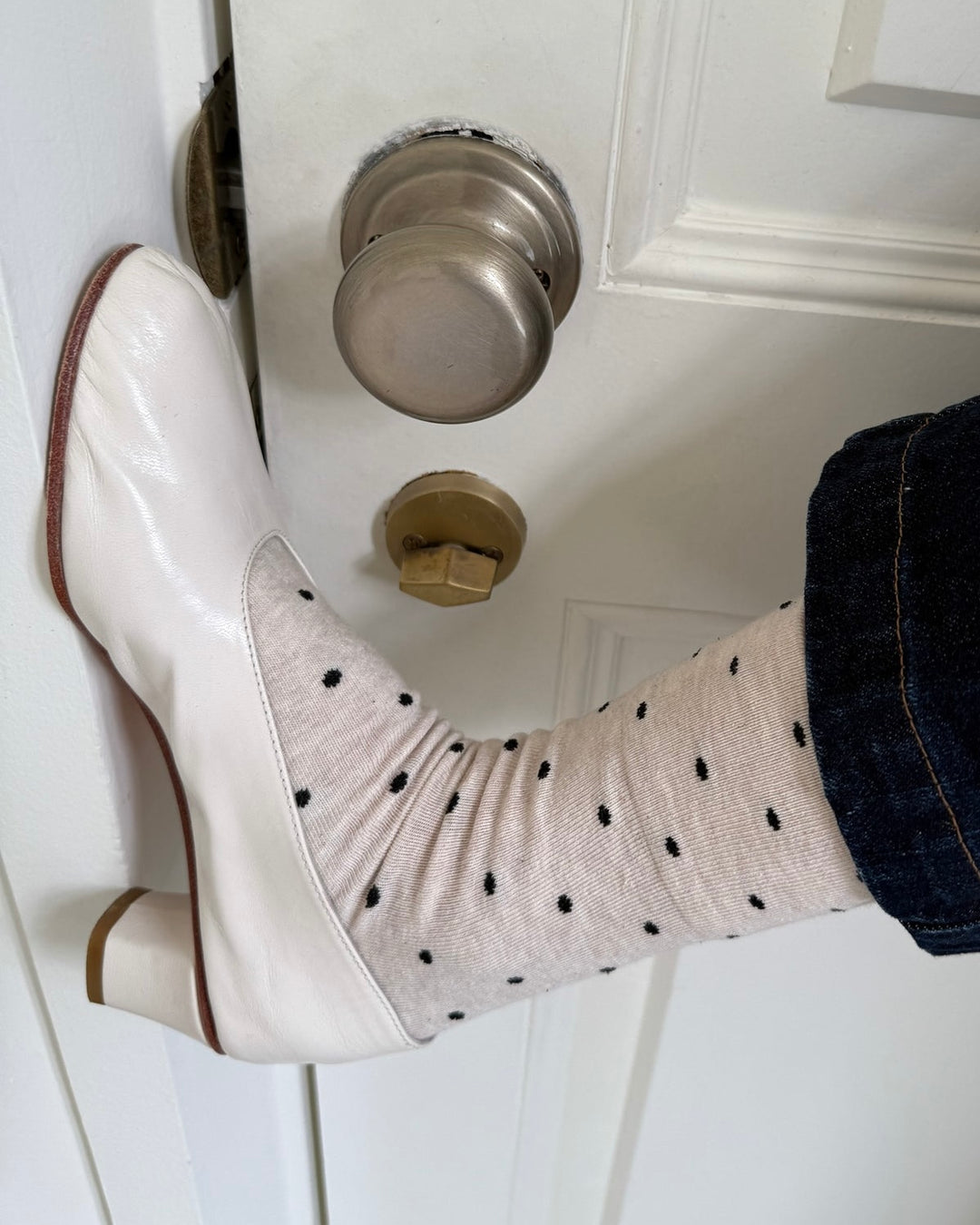 Le Bon Shoppe | Sneaker Socks | Polka Dot Oatmeal & black
