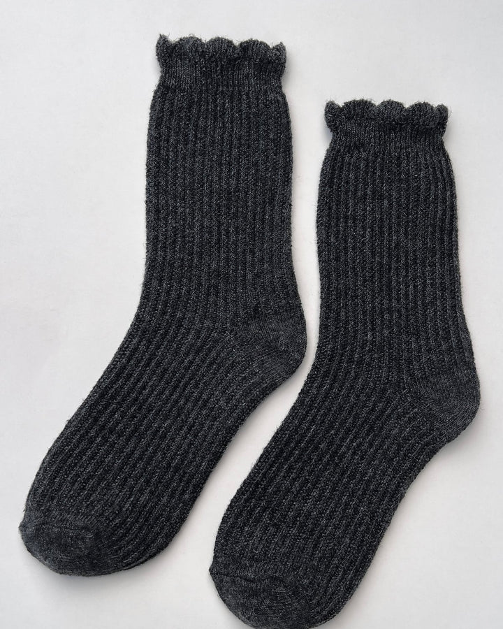 Le Bon Shoppe | Linen Scallop Socks | Charcoal