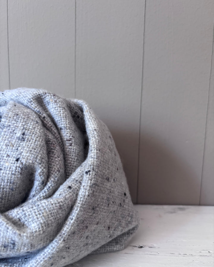 Molloy & Sons | Merino Donegal Tweed Scarf | Lt Grey