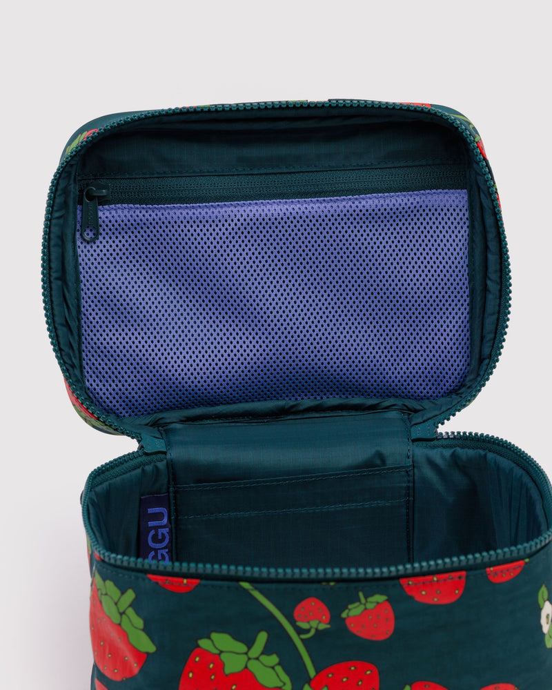 Baggu | Large Cosmetic case | Strawberry