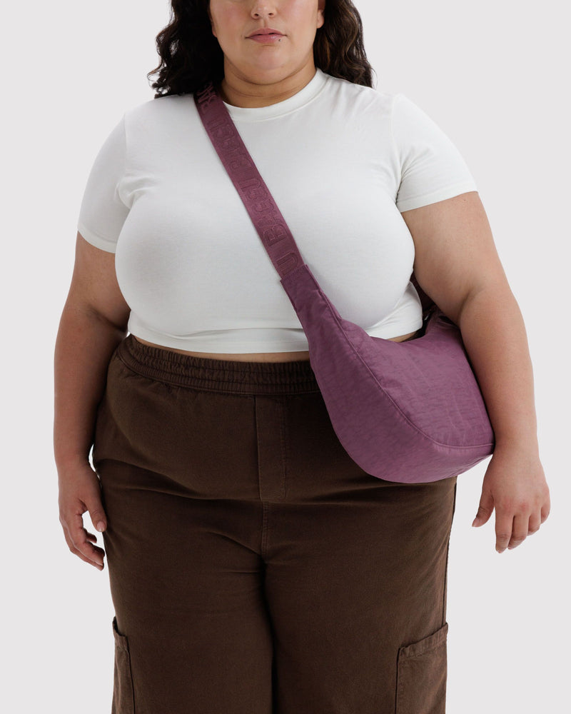 Baggu | Medium Crescent Nylon bag | Wild plum